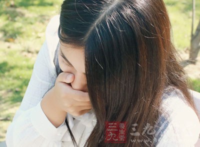 每日早晚、餐后用淡鹽水漱口，以清除口腔病菌