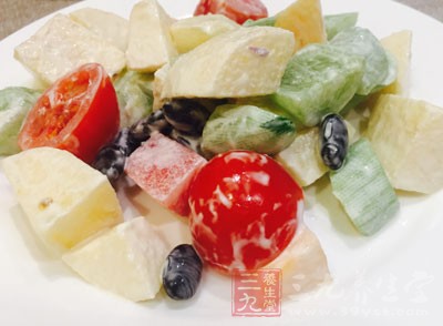 盡早吃晚餐，最好安排在6點以前