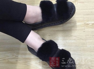 坐姿不好的時候也是會引起腳麻的