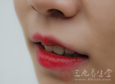 刷牙時容易出血